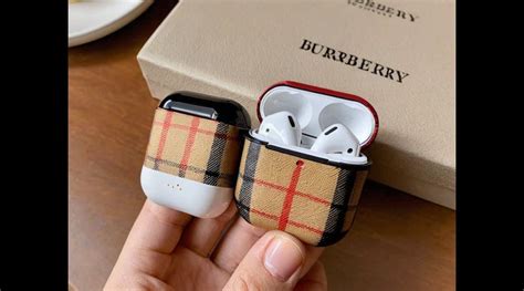 burberry airpods|Burberry Airpods case met logo • Zwart • de Bijenkorf.